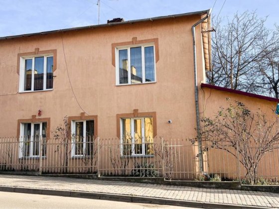 Продається  автономна частина будинку в самому центрі Дрогобича Дрогобич