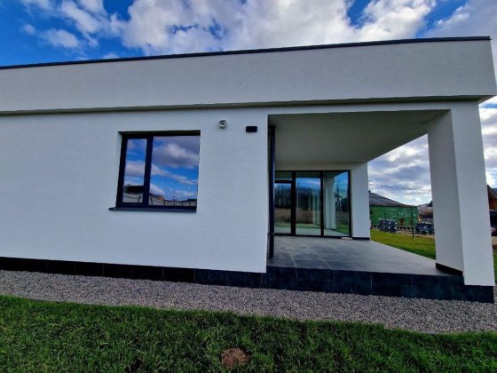 Продаєттся сучасний 1поверховий будинок сімейного типу з ділянкою 6сот Дрогобич