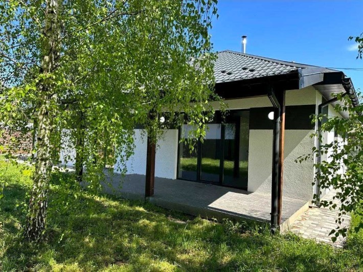 Продаж сучасного будинку з ремонтом біля озера. Гостомель (Блиставиця) - фото 1