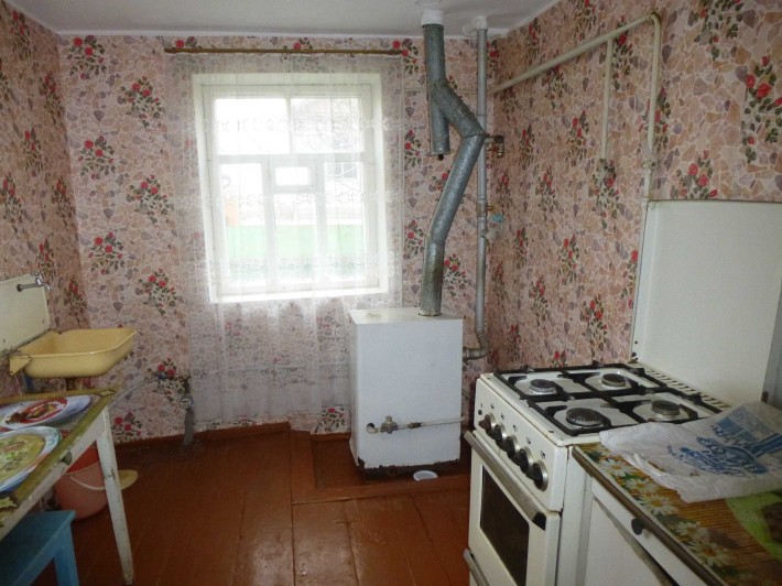 Продам будинок в центрі Зміів - фото 1