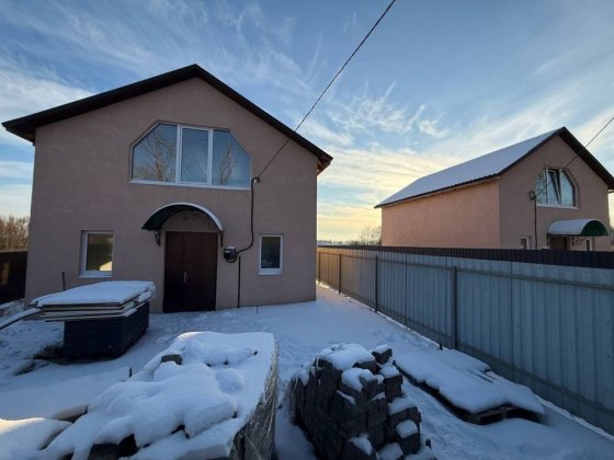 Два Будинка  в Гостомелі. Гостомель