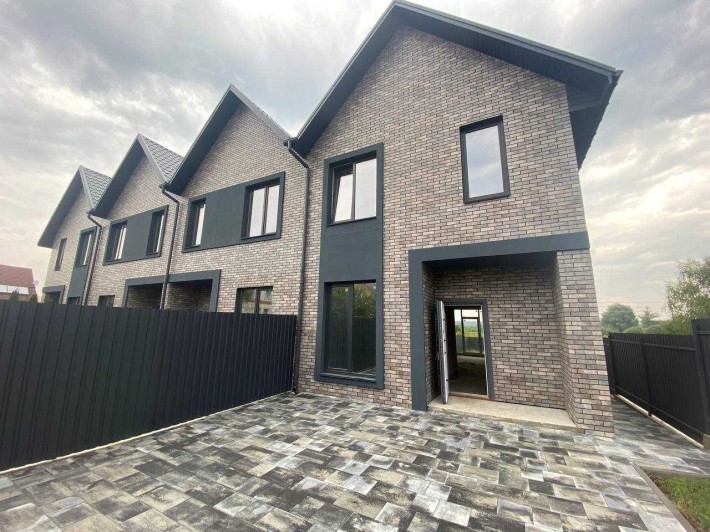 Таунхаус біля озера з газовим опаленням. Ділянка 2.5 сотки - фото 1