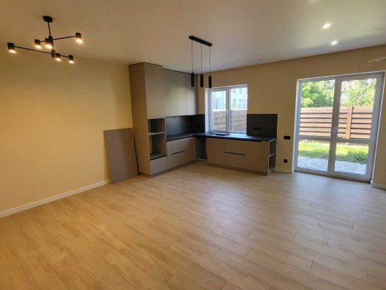 Таунхаус з ремонтом у  Гостомелі, біля парку "Щасливий". 3 поверхи! Гостомель