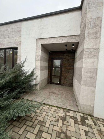 Продається будинок в гарному районі - фото 1