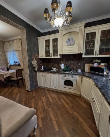 Продам дом с двумя гаражами - фото 1