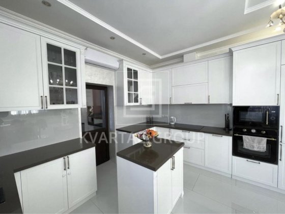 Продаю БУДИНОК 180м2 на 11,5 сотках. Дизайнерський РЕМОНТ Гостомель