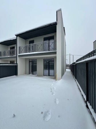 Крайній таунахус з частковим ремонтом в Гостомелі - фото 1