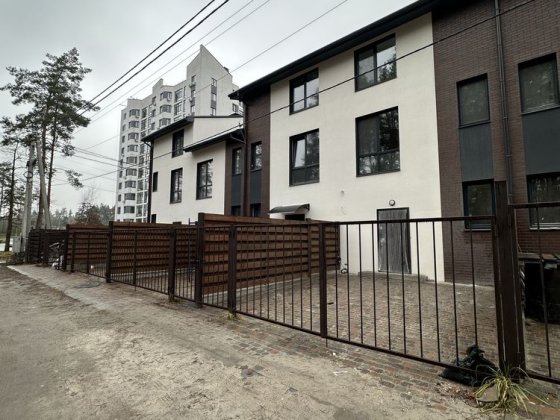 Таунхаус під Києвом - готовий до заселення Гостомель