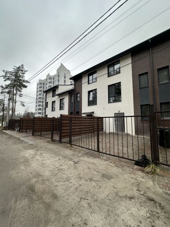 Таунхаус під Києвом - готовий до заселення - фото 1