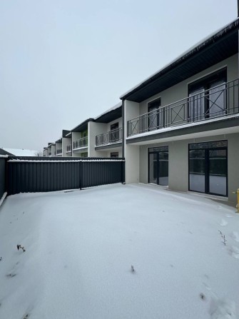 Кутовий таунхаус 82 м² — Є ГАЗ — Велике подвірʼя - фото 1