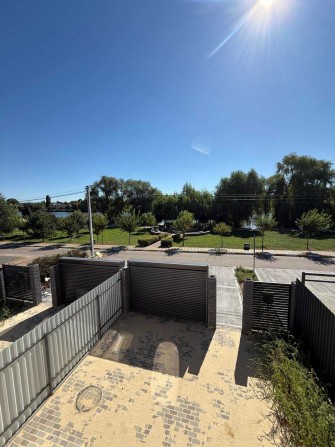 Дуплекс 128 м² біля озера  Гостомель  2,5 сотки землі - фото 1