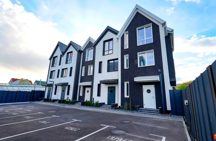 Продаж таунхаусу в ЖК "NEW SMART 15"  Гостомель, Бучанський р-н - фото 1