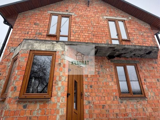 Продам добротний двоповерховий будинок у районі Смірнова Кам'янець-Подільський