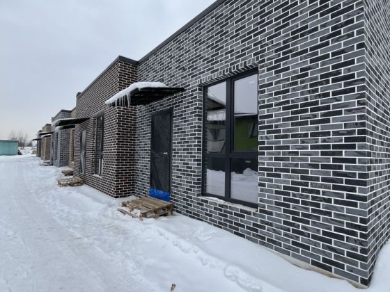 Одноповерховий таунхаус з власним переднім подвірʼям. ЄОСЕЛЯ!!! Гостомель