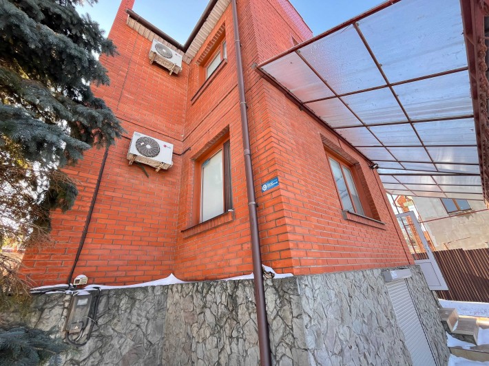 Продам трирівневий будинок в Чорноморську - фото 1