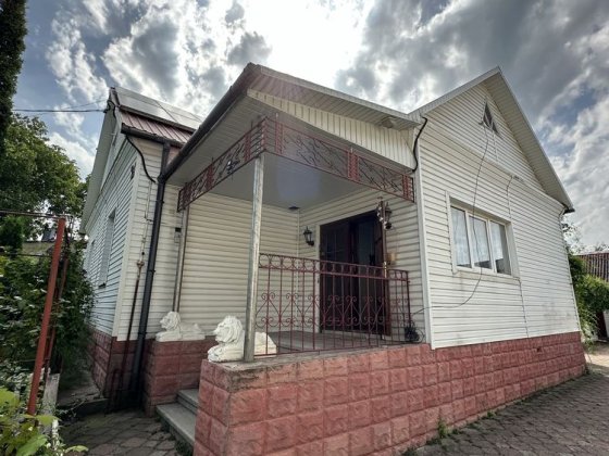 Продам 2-поверховий будинок Кам'янець-Подільський