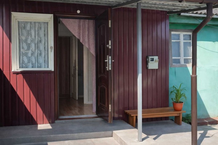 Терміново! Приватний будинок з меблями, 10 соток, поруч школа та садок - фото 1