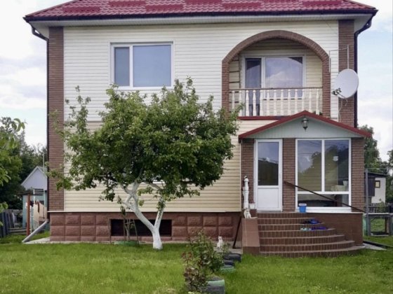 Продам двоповерховий будинок Конотоп