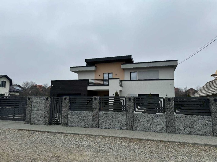 Продаж сучасного будинку з ремонтом та меблями - фото 1