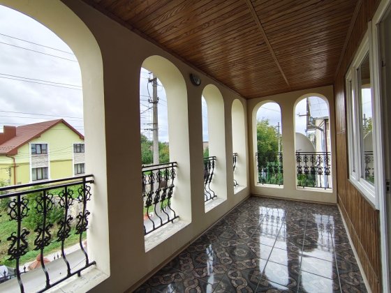 Якісний двоповерховий особняк в Коломиї Коломия