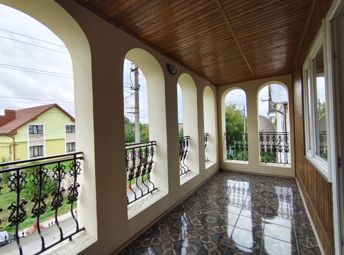 Якісний двоповерховий особняк в Коломиї - фото 1