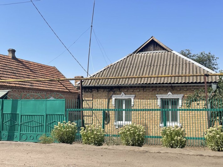 Продаж будинку з гаражем, госп. спорудами та земельною ділянкою! - фото 1