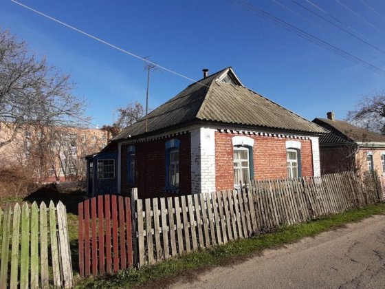 Будинок по вул.  2 Плютенці Лубни