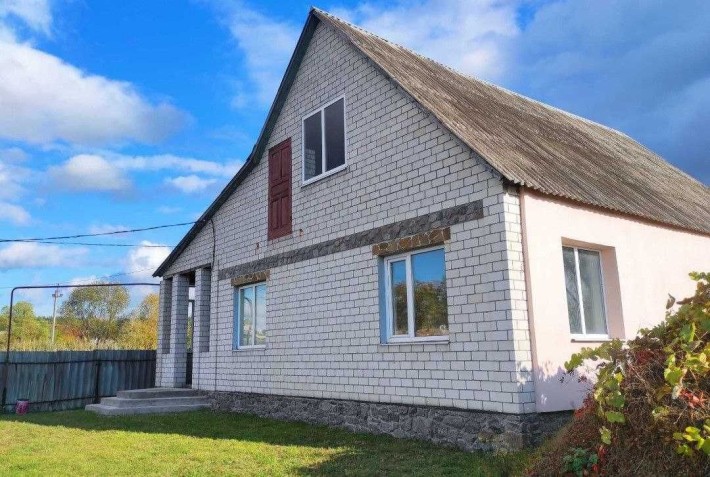 Продам кирпичный  дом 121 м в г.Мерефа евроремонт, хороший район SM - фото 1