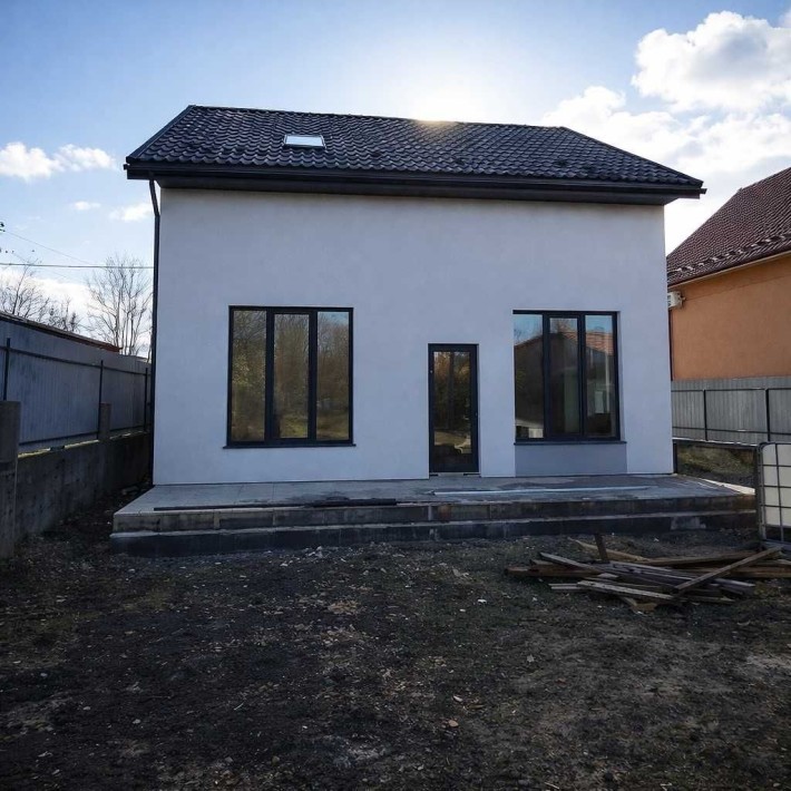 Продається просторий 2-поверховий будинок - фото 1