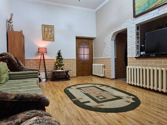 Продається просторий двоповерховий будинок у Мукачеві! Мукачеве