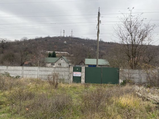 Дачний будинок Мукачево при центральній дорозі Мукачеве
