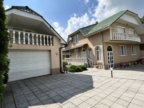 Продається затишний будинок в Росвигові Мукачеве