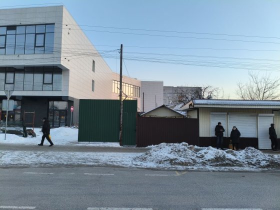 Всю Землю будинкі  биля торгового центру і під будівництво р/н автовок