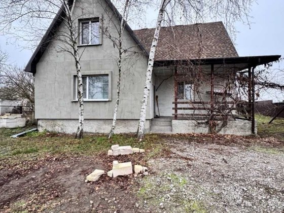 Продається автономний  двохповерховий будинок с. Пісчанка