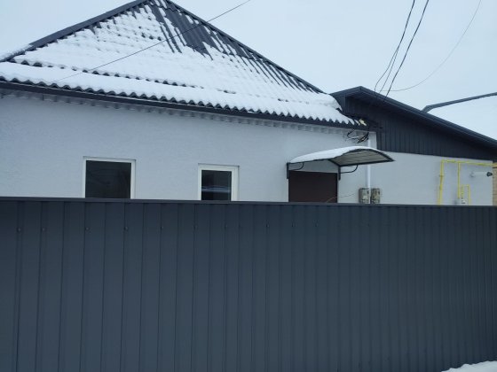 Продам частину будинку з ремонтом