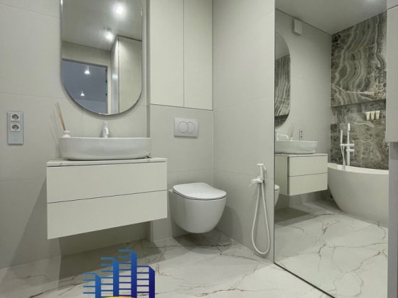 Продається 2 поверх будинок на березі річки