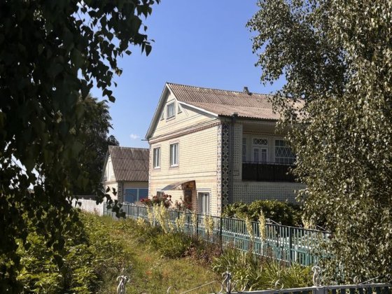 Двоповерховий будинок, 10 км від міста Староконстантинов