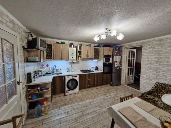 Продается добротный дом р-н Жд Вокзала.Возможна прожада по сертификату Слов'янськ