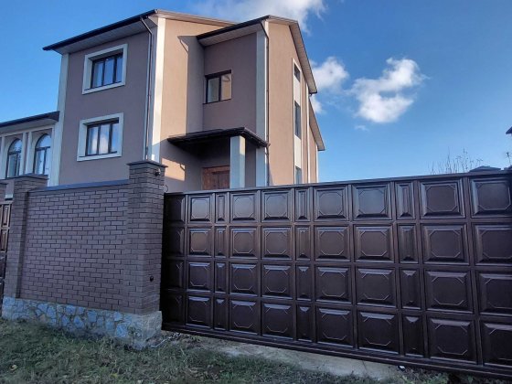 Продається великий будинок, можливо під міні готель. Умань