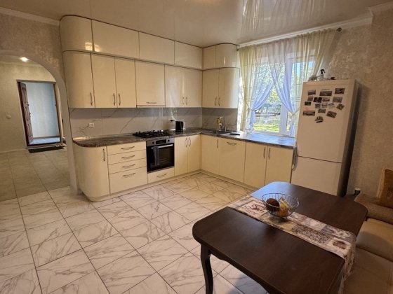 Будинок в чудовому стані, з теплою підлогою.Залишається майже все38589 Хмельницький