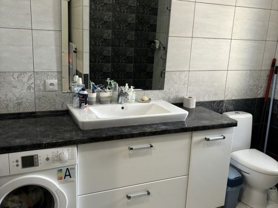 Продається окремий добротний будинок з ремонтом!! Умань