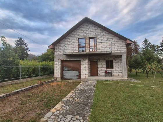 продам  будинок (168 кв.м+9соток) з атмосферою затишку та комфорту! Умань