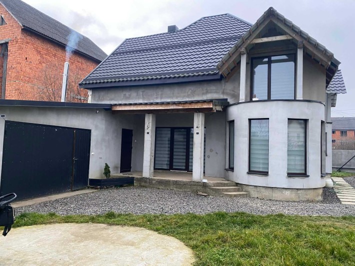 Житловий будинок в м. Хуст - фото 1