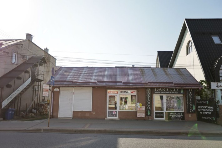 Продам будинок та діючий бізнес в центрі міста Хуст - фото 1