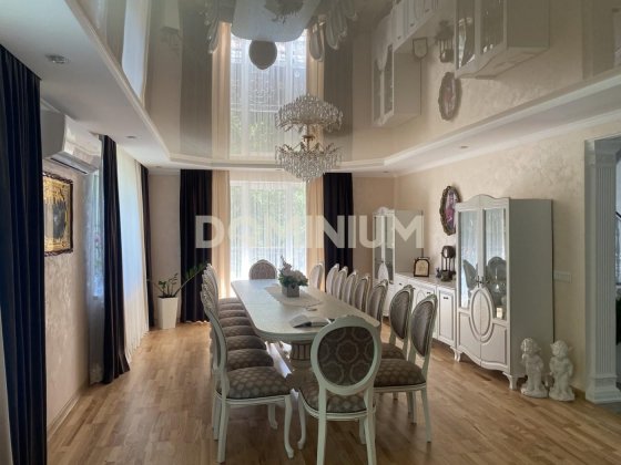 Продається будинок у мальовничому селі Хуст