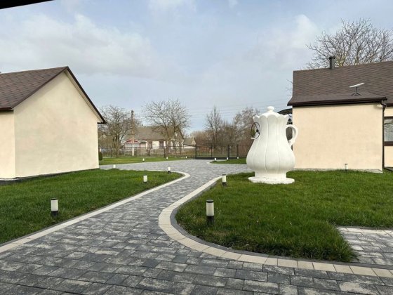 Продам будинок з гарною ділянкою. Шепетівка