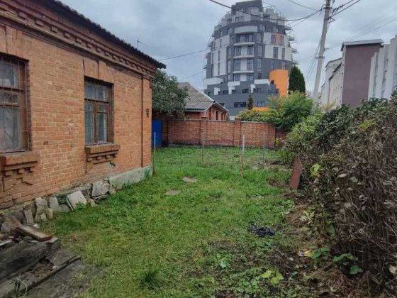 Продам частину будинку!можливо під комерцію! Хмельницкий