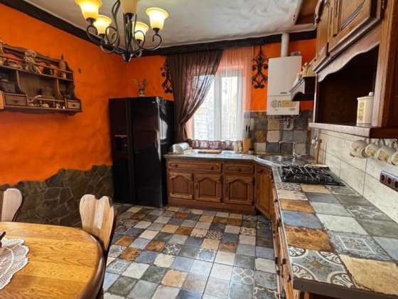 Будинок з дорогим ремонтом . Хмельницький