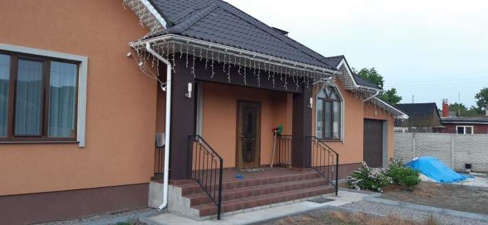Сучасний будинок з новим ремонтом, 124 м², 12 соток в Чугуєві - фото 1