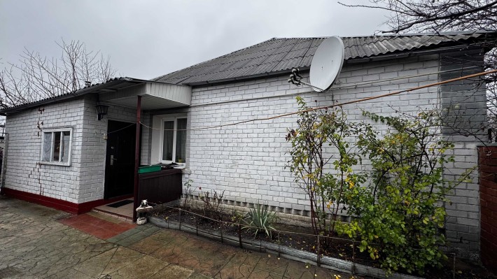 Продам пол дома в Чугуеве ( на престижной улице) - фото 1